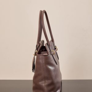 Bolso de Mano Miu Miu Aventura Nappa de Lujo, Réplica 1:1 de Alta Calidad 1141970842 - macro shot | Miu Miu